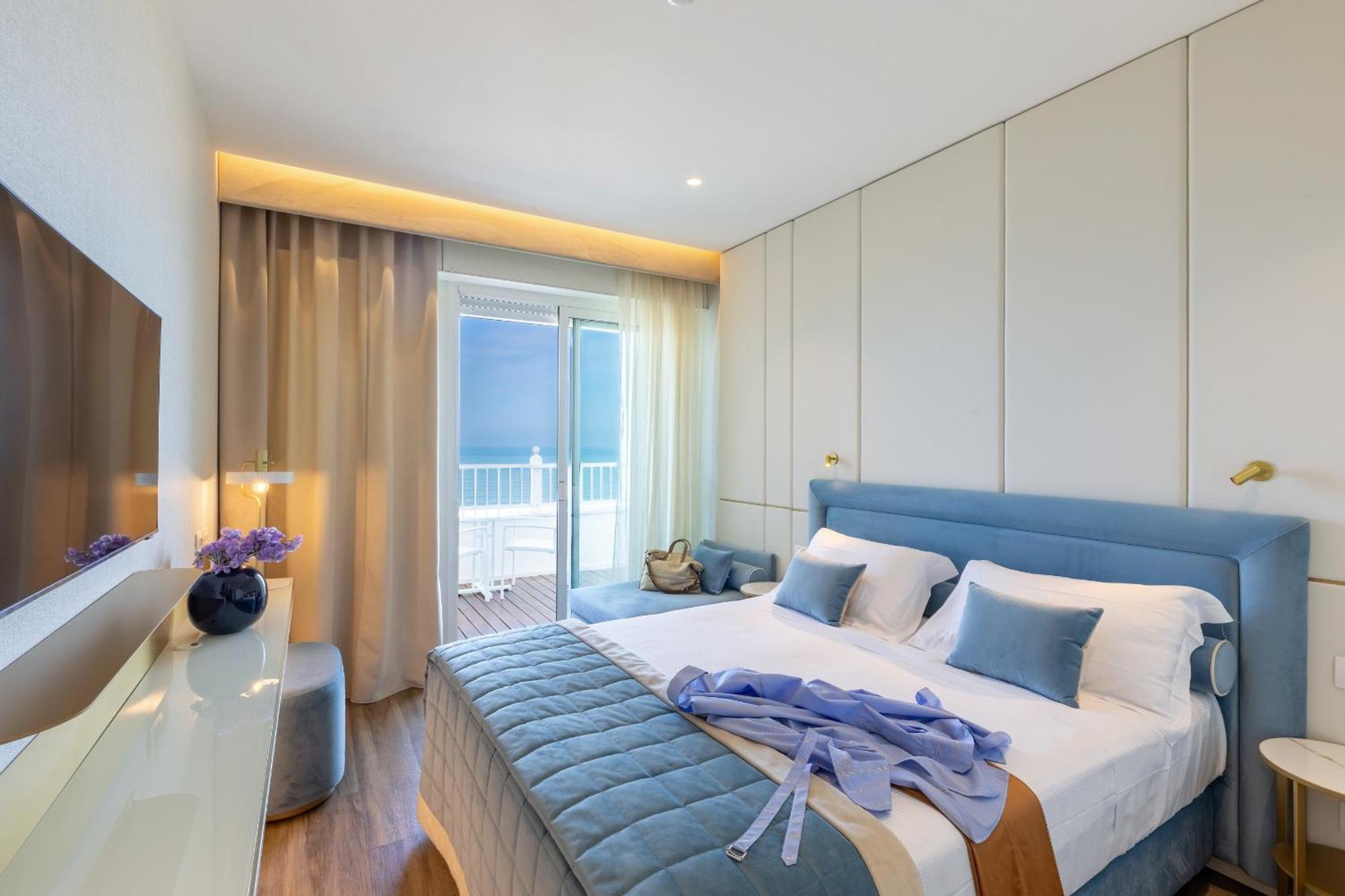 Hotel Tiffany'S ريتشوني المظهر الخارجي الصورة